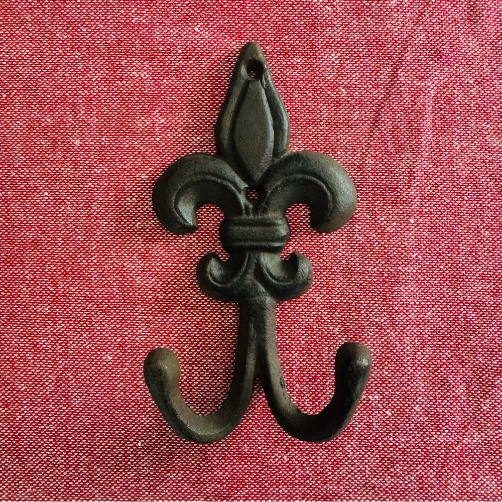 Antique Cast Iron Fleur-de-Lis Wall Hook